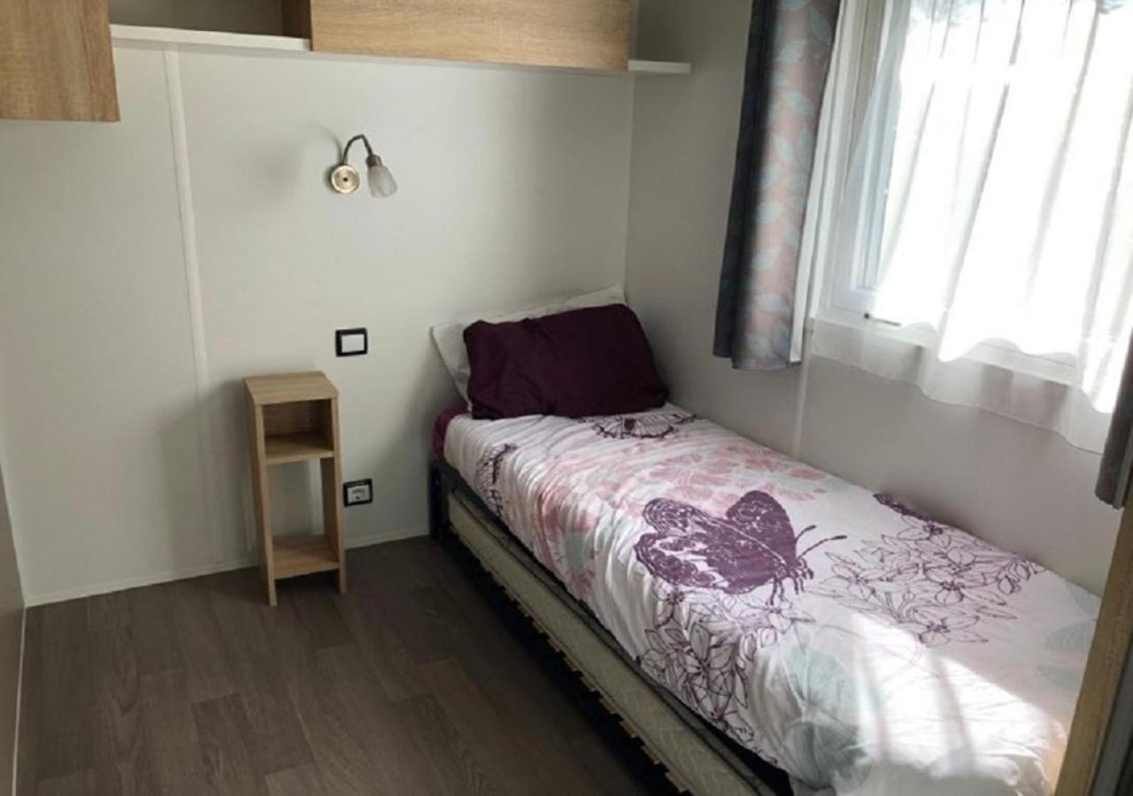 Mobilhome Cosy - Espace Aquatique - Lac Gastes المظهر الخارجي الصورة