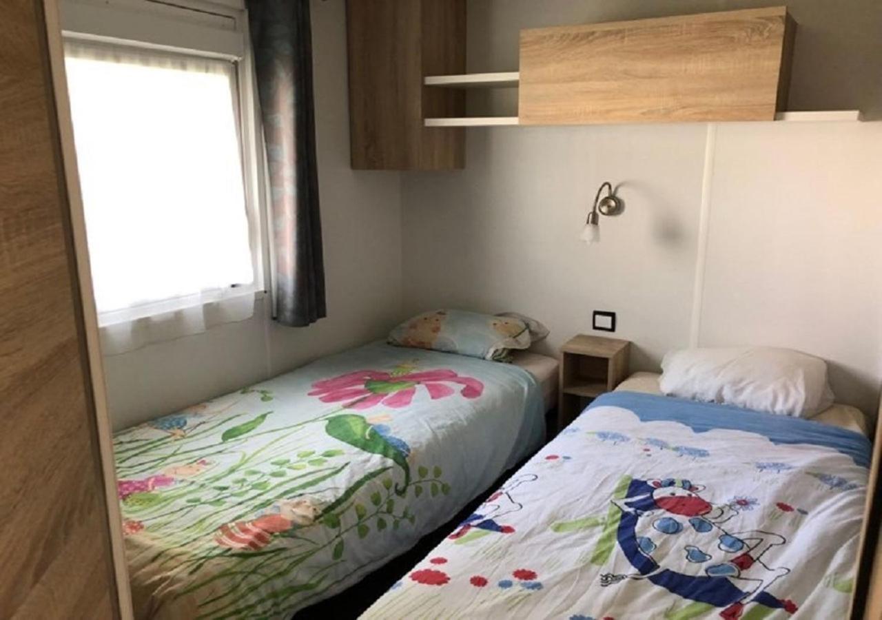 Mobilhome Cosy - Espace Aquatique - Lac Gastes المظهر الخارجي الصورة